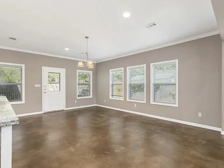 3209 Link St — Photo 9