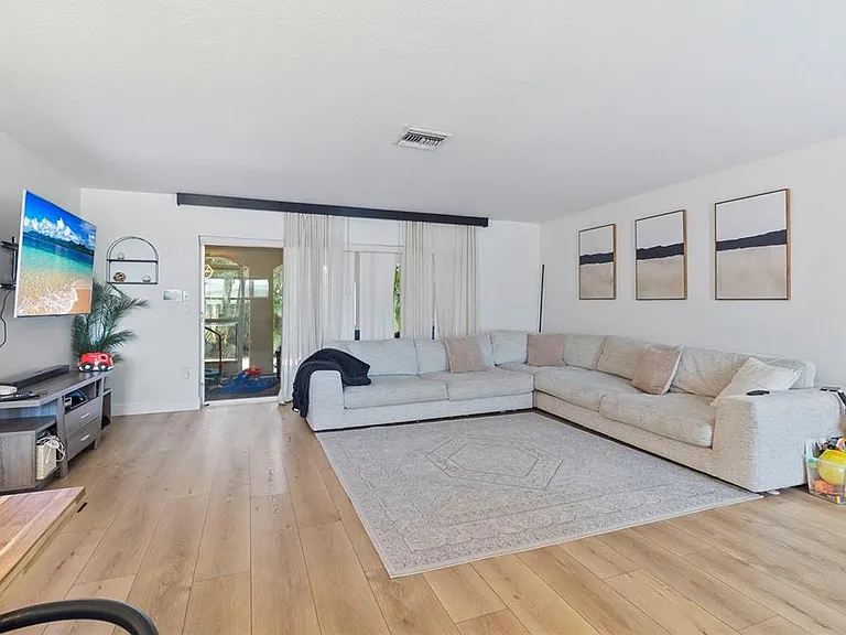 5776 Augusta Cir — Photo 9