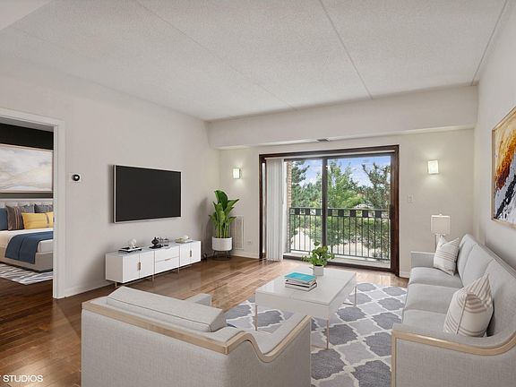 3rd image of 7420 W Lawrence Ave Unit 203