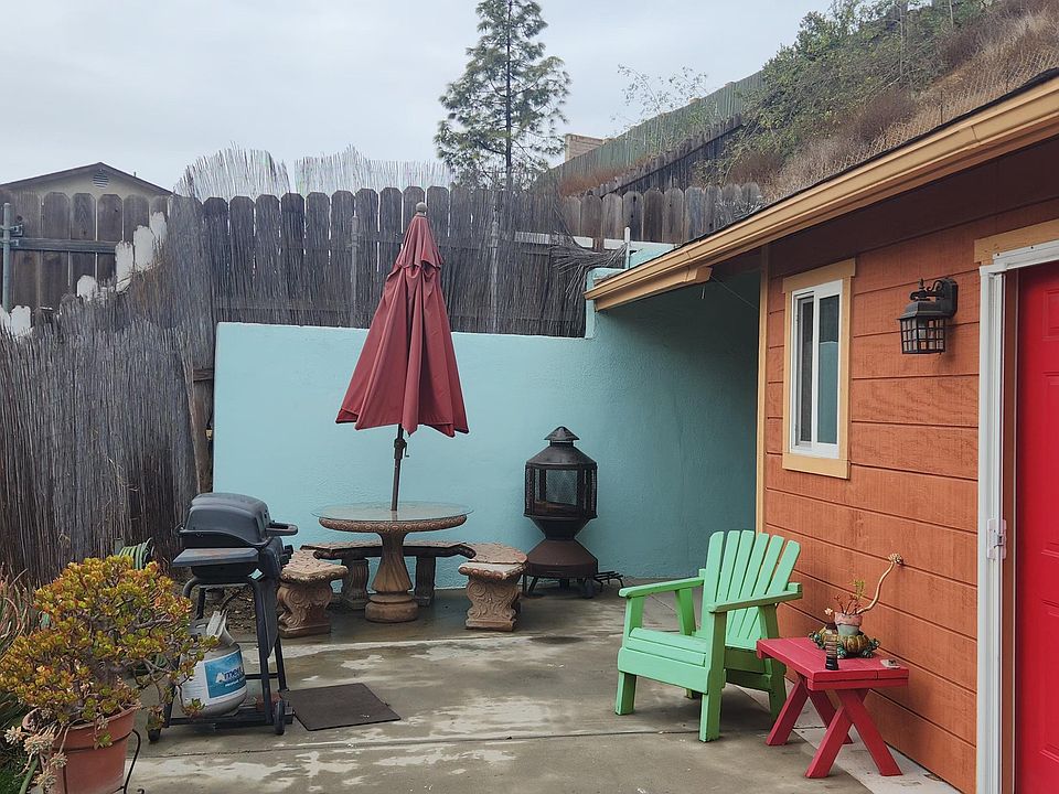 Front patio and entrance to unit.