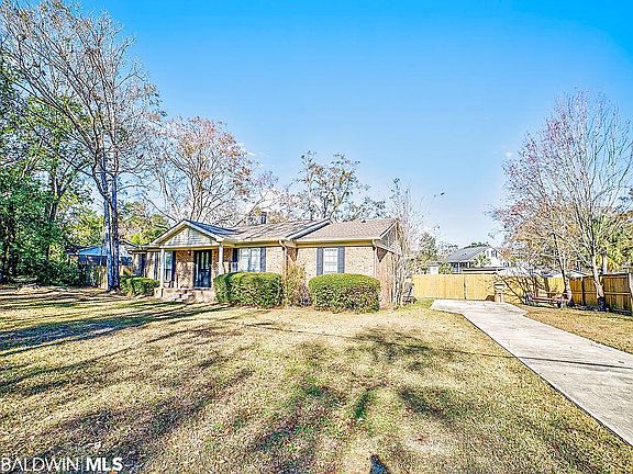4th image of 3760 Le Blanc Dr