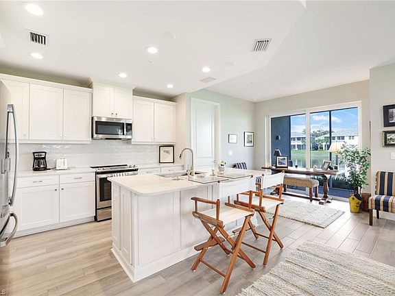 5th image of 2647 Seychelles Cir #2204