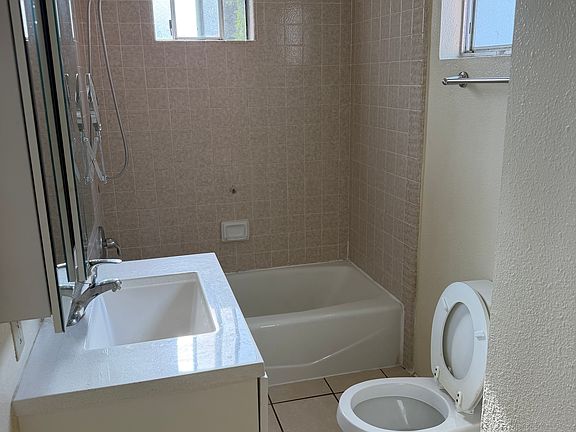 2nd image of 4573 Cape May Ave #3