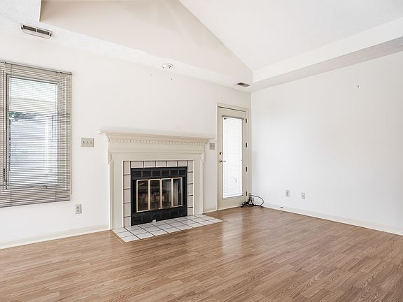 5th image of 1691 Cloister Dr
