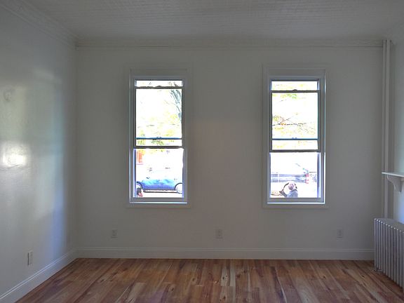 5th image of 278 Etna St Floor 1