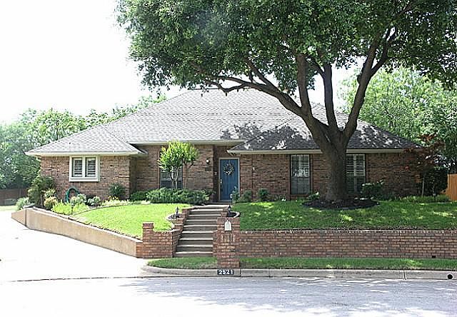 1st image of 2521 Rollingshire Ct