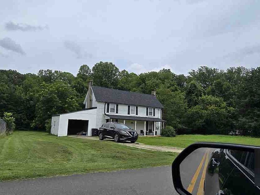 2nd image of 338 Ferry Rd