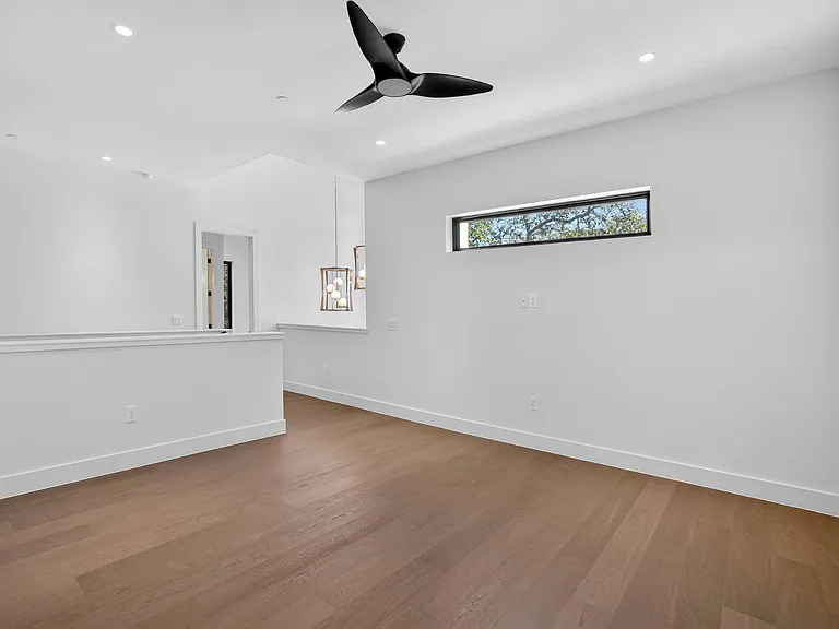 434 Brady Ln — Photo 23