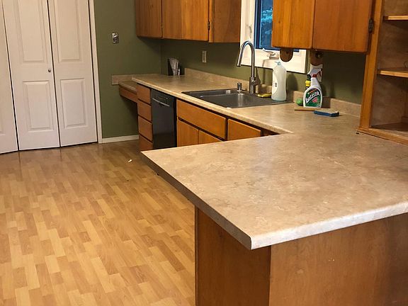 Kitchen - recently updated dishwasher, stove, and microwave.