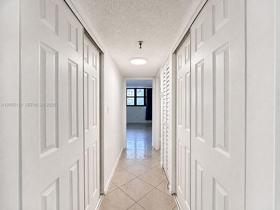 5th image of 1621 Collins Ave APT 402