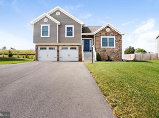 709 Southwood Dr, Shippensburg, PA 17257