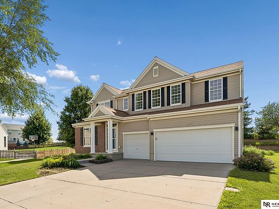 2nd image of 1809 Port Royal Cir