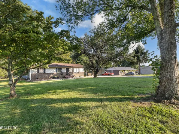 604 Crestview Dr, Lenoir City, TN 37772