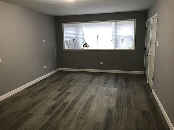 4th image of 361 Luella Ave
