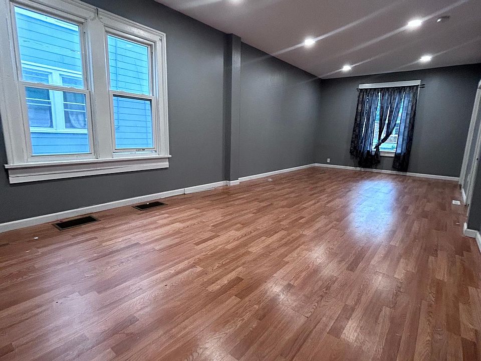 1st image of 199 Amber St Floor 1