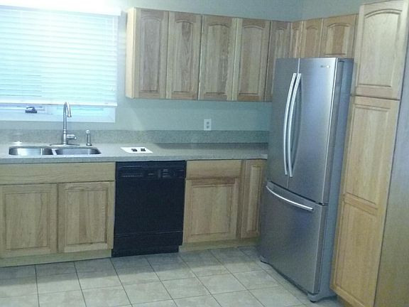 5th image of 116 Benton Ave
