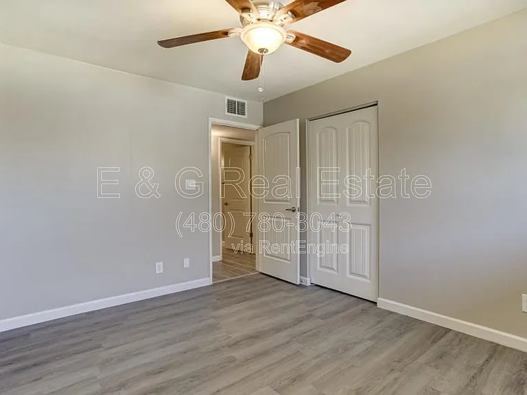 1527 W Huntington Dr — Photo 8