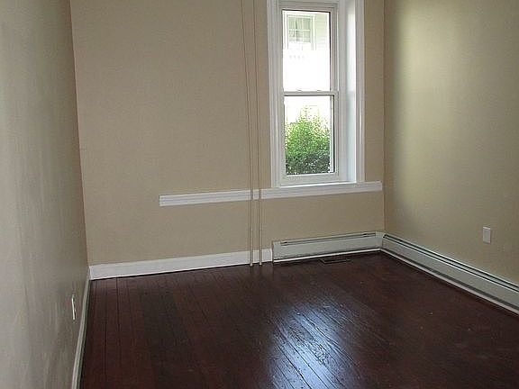 5th image of 323 W Main Ave