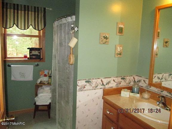 3rd image of 9210 N Bass Lake Blvd