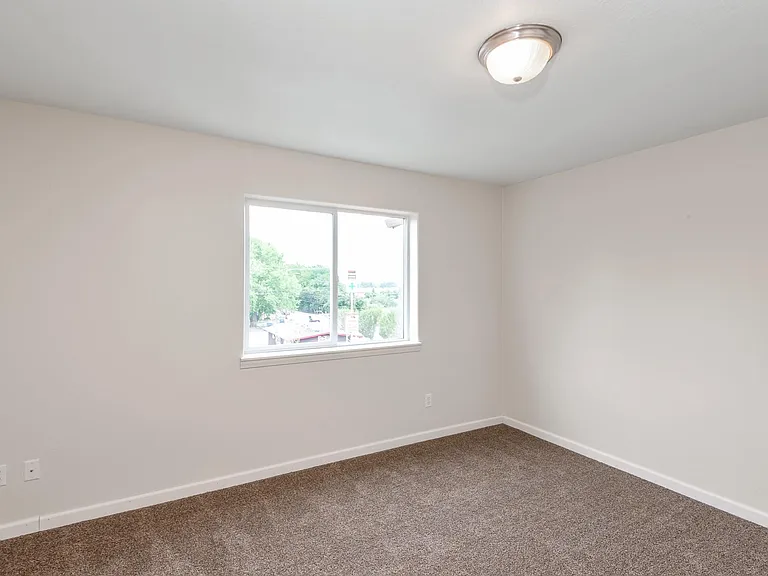 15423 NE Alton St — Photo 9
