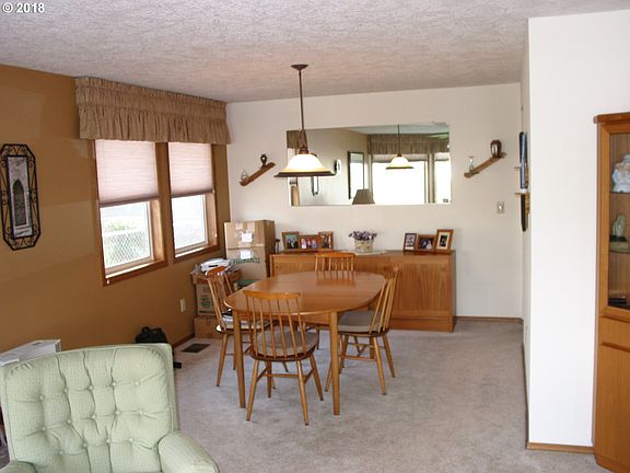 4th image of 1378 Dogwood Dr
