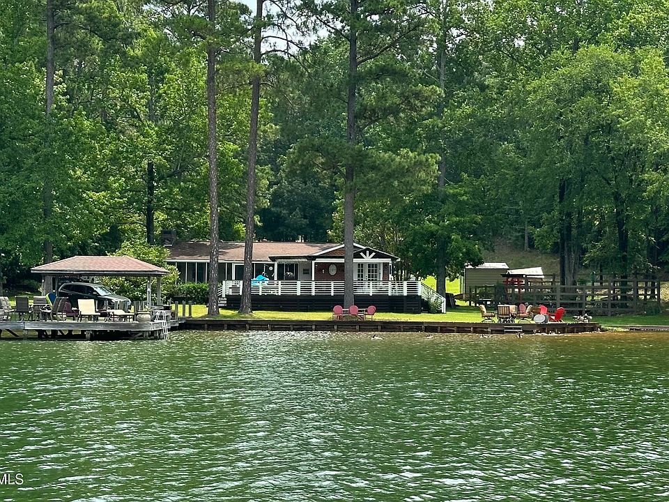 1st image of 2297 Centerport Rd