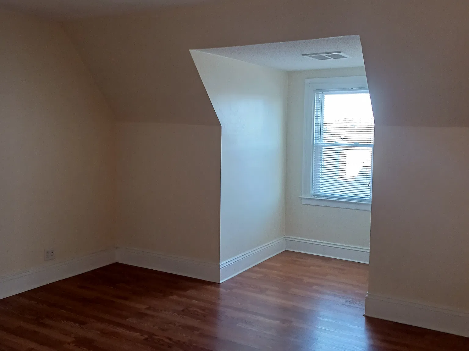 1 bed, 800 sqft, $1,600 — Photo 1