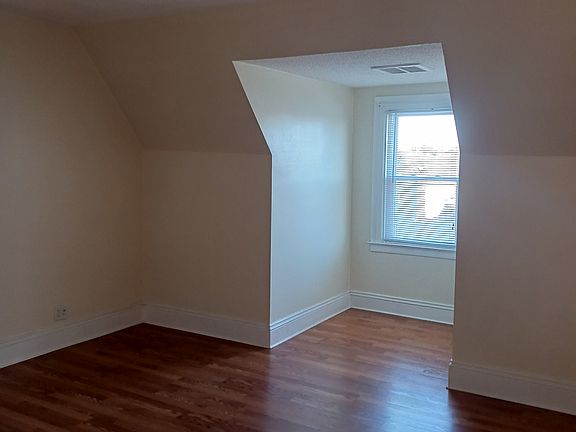 3rd image of 20 Summit St #3