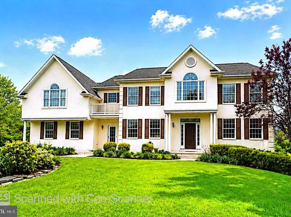 5 Aspen Dr, Ivyland, PA 18974