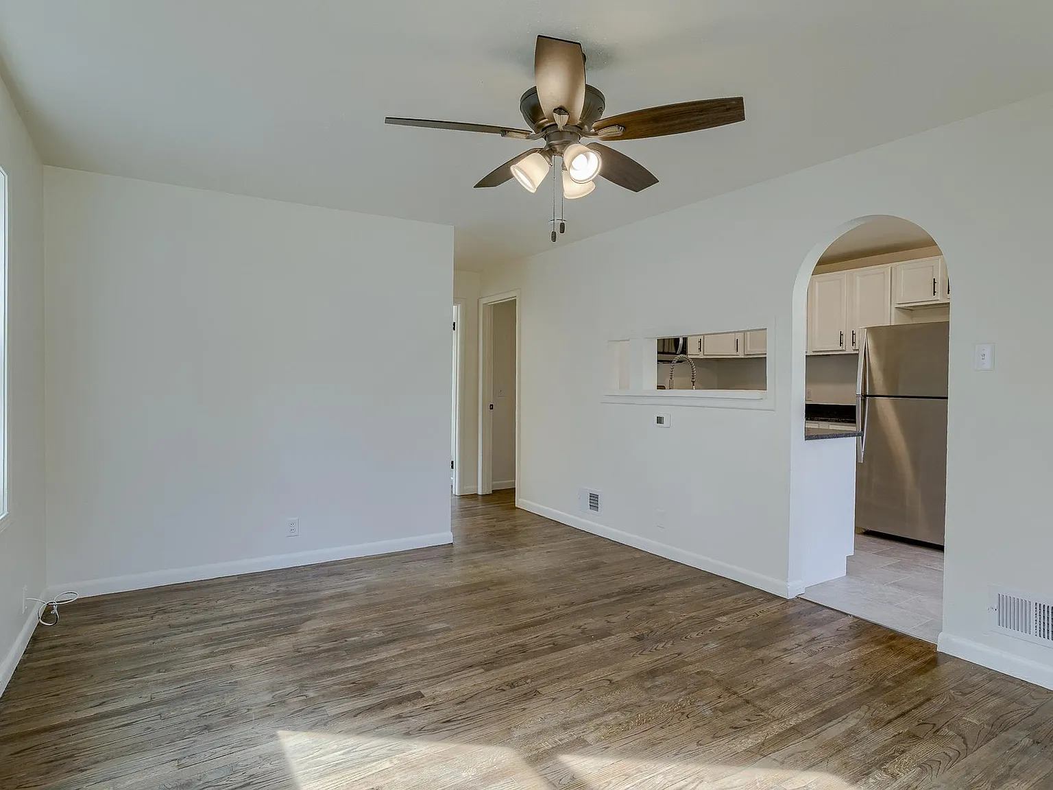 2 bed, 768 sqft, $1,250 — Photo 4