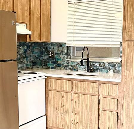 3rd image of 3822 N University Dr #3822