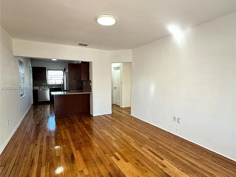 5353 SW 6th St — Photo 3