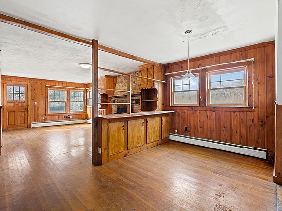 5th image of 167 New York Ave