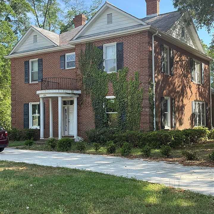 1st image of 406 E Main St