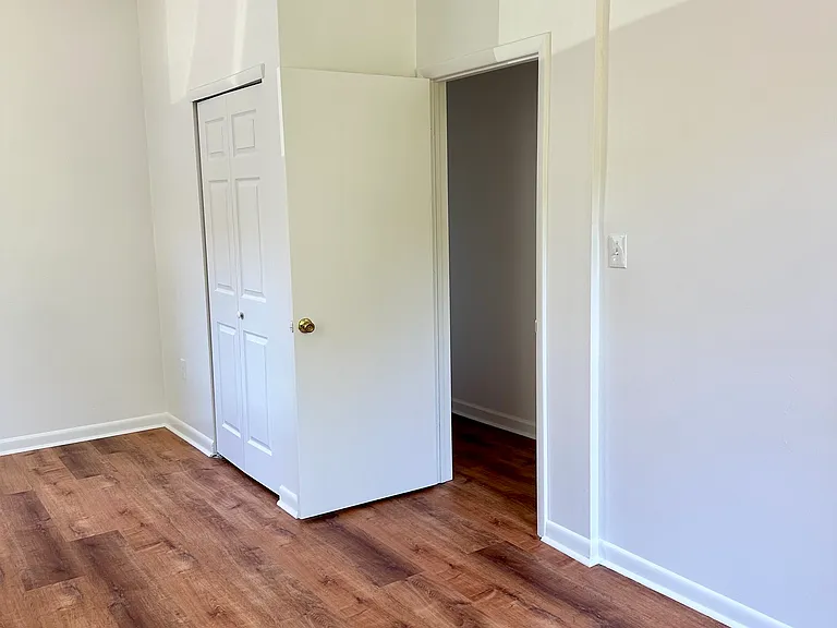 116 N New Rd — Photo 7