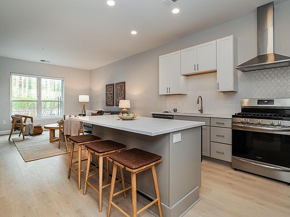 5th image of 6633 Dale Dr #213