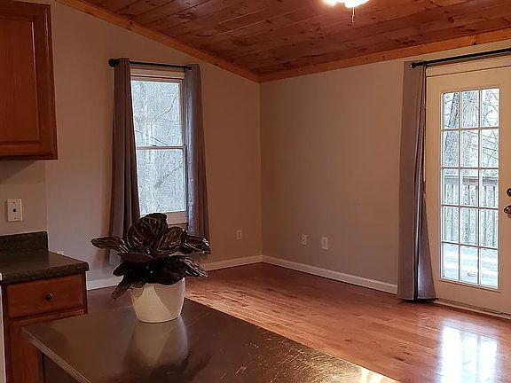 4th image of 228 Cloudrise Ln