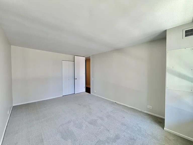 1030 N State St #K21 — Photo 17