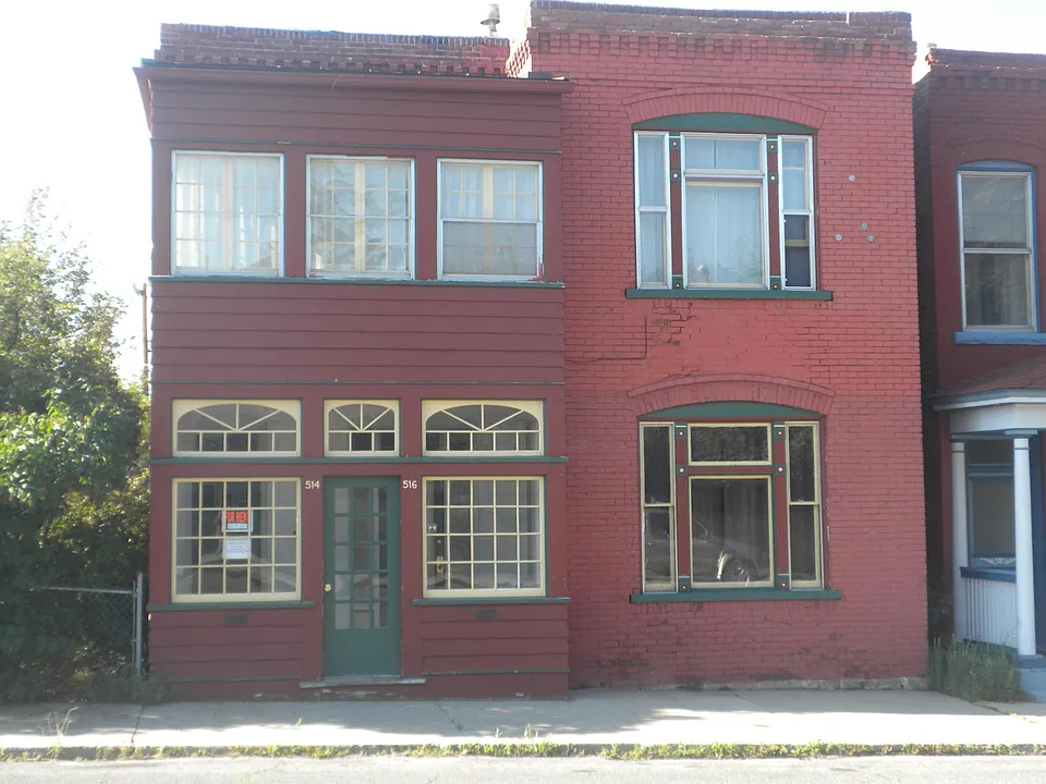 514 W Mercury St