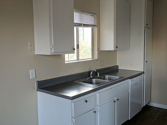 5th image of 1031 W Lincoln Ave APT 7