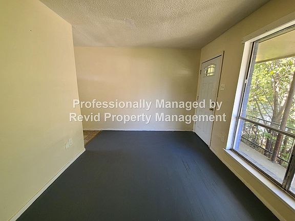 3rd image of 1431 Latham St APT 1