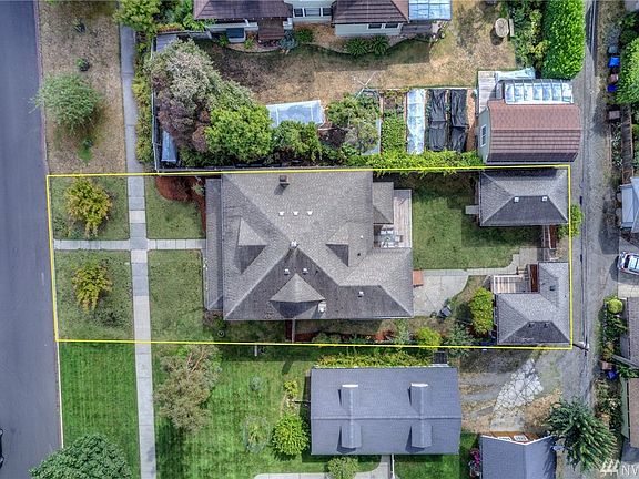 3rd image of 2808 N Puget Sound Ave