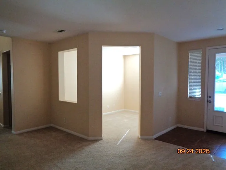 42308 Klamath Ln — Photo 3