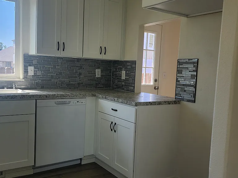 1667 Wendy St NE — Photo 8