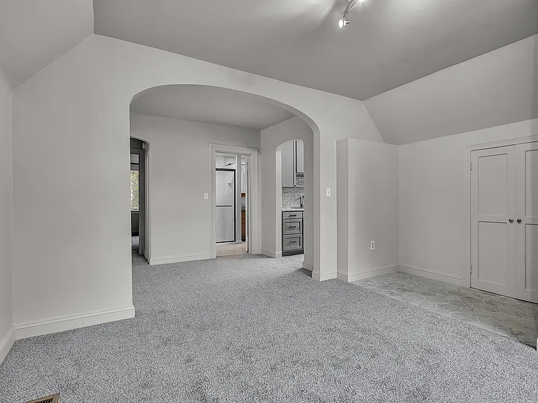 144 Saint James Pl — Photo 6