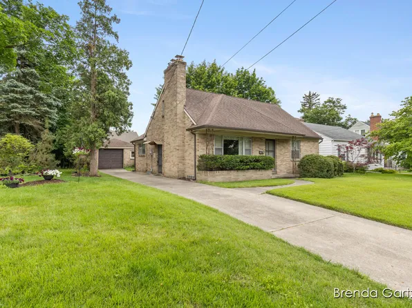 1012 Northlawn St NE, Grand Rapids, MI 49505