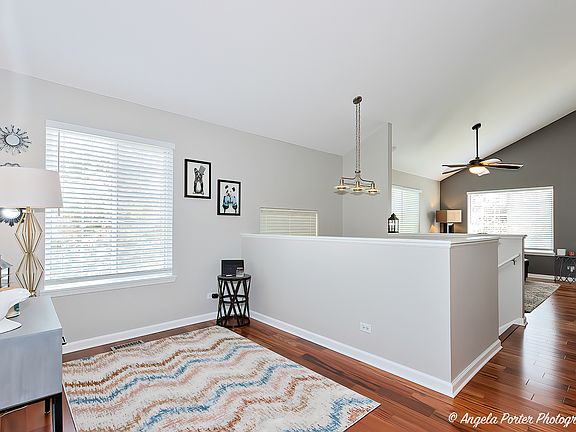 5th image of 649 S Parkside Dr