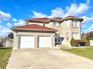729 Donjon Ct, Windsor, ON N9G 2W3