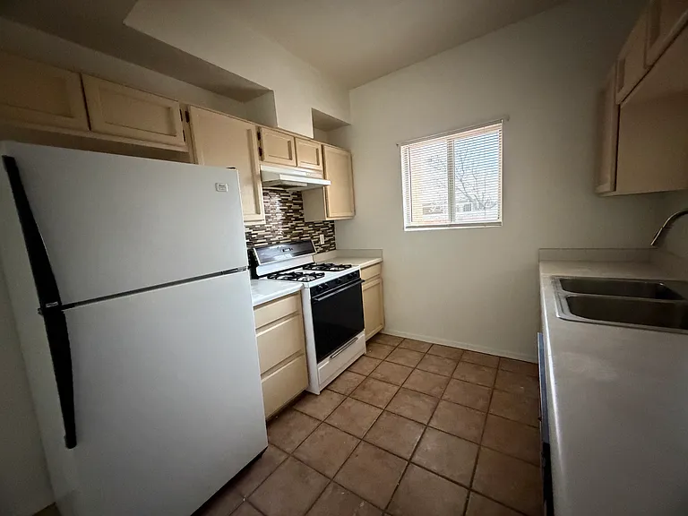 344 Bartlett Dr #E — Photo 15