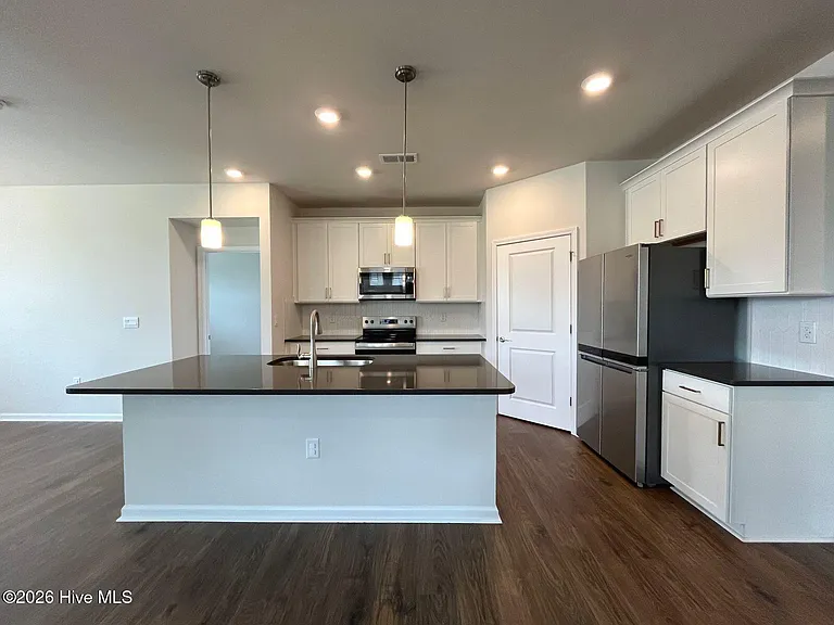 512 Ragapple Ln — Photo 8
